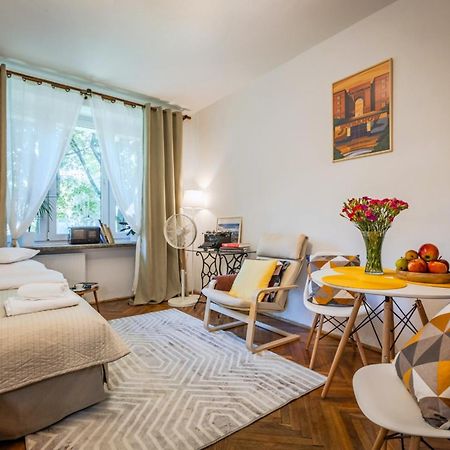 Na Muranowie - Mieszkanie Z Historia I In Muranow - A Flat With Warsaw History Exterior photo